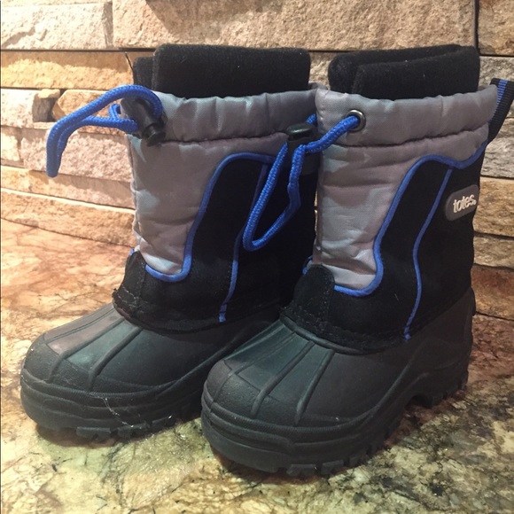 boys snow boots size 8